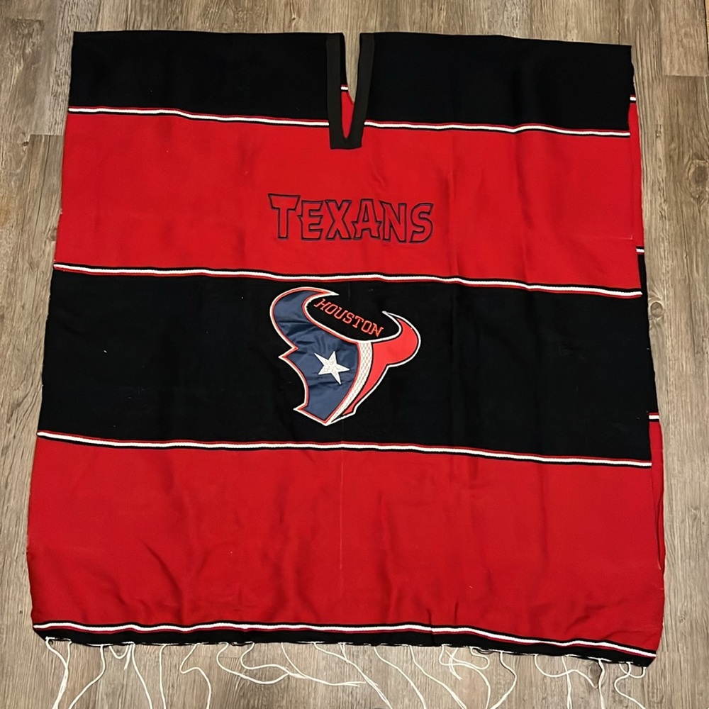 🤿NWOT Houston Texans Pancho Football NFL Team Logo Fringe Hem